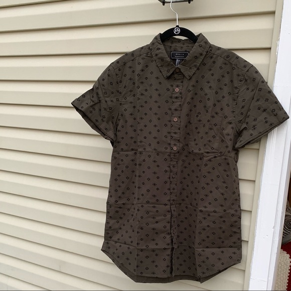 Forever 21 Other - NWT Forever 21 men’s button up top
